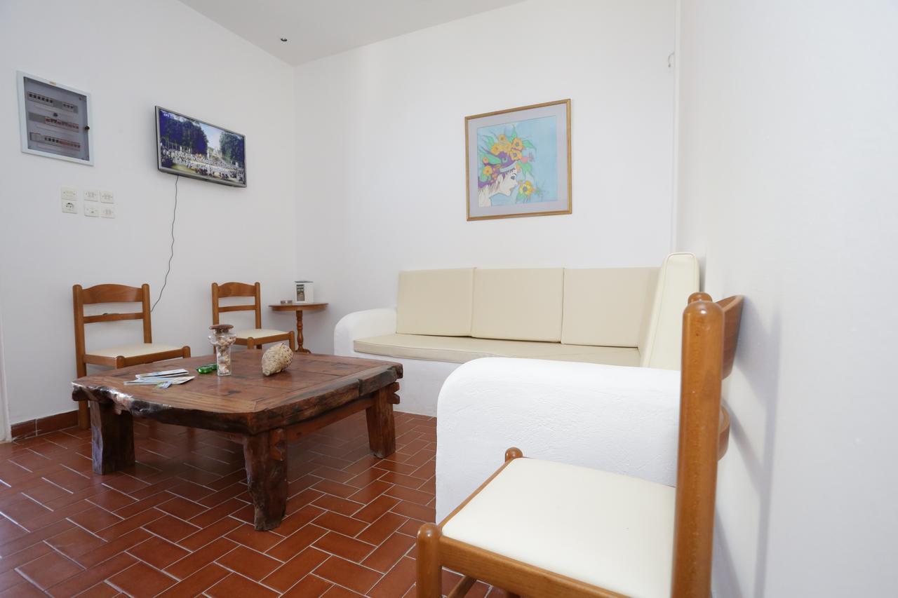 Artemis Suites Romanos  Eksteriør bilde