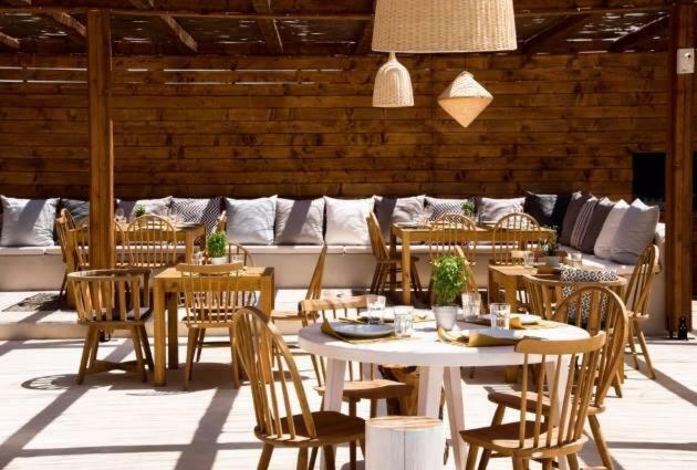 Artemis Suites Romanos  Eksteriør bilde